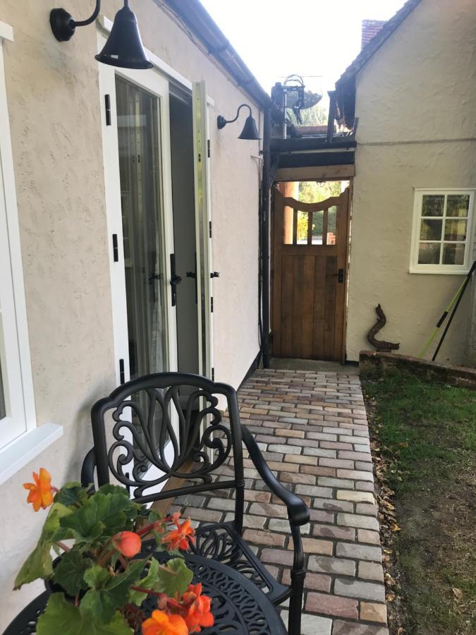Corner House Luxury Bnb Little Dunmow ภายนอก รูปภาพ