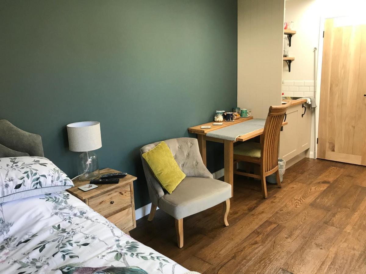 Corner House Luxury Bnb Little Dunmow ภายนอก รูปภาพ