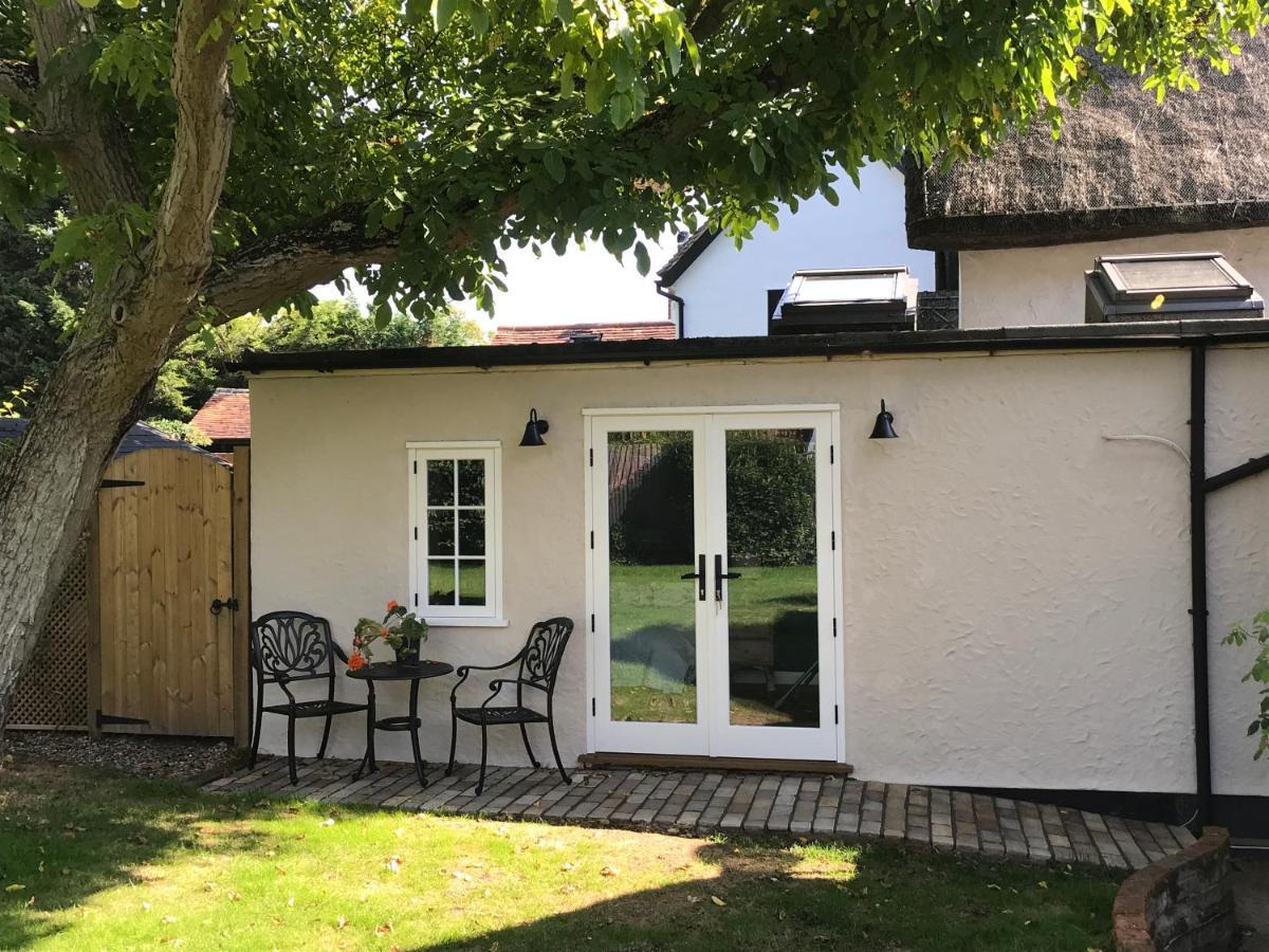 Corner House Luxury Bnb Little Dunmow ภายนอก รูปภาพ