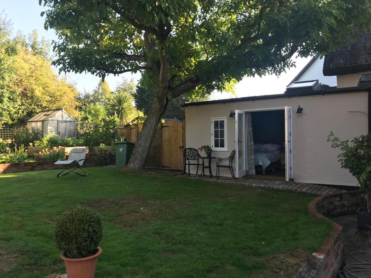 Corner House Luxury Bnb Little Dunmow ภายนอก รูปภาพ