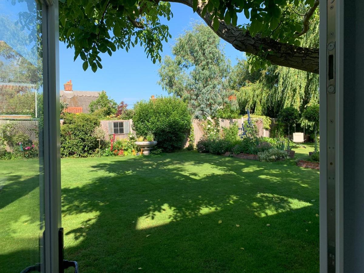 Corner House Luxury Bnb Little Dunmow ภายนอก รูปภาพ